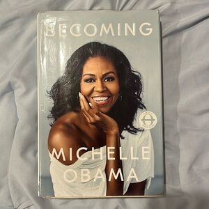Becoming by Michelle Obama book